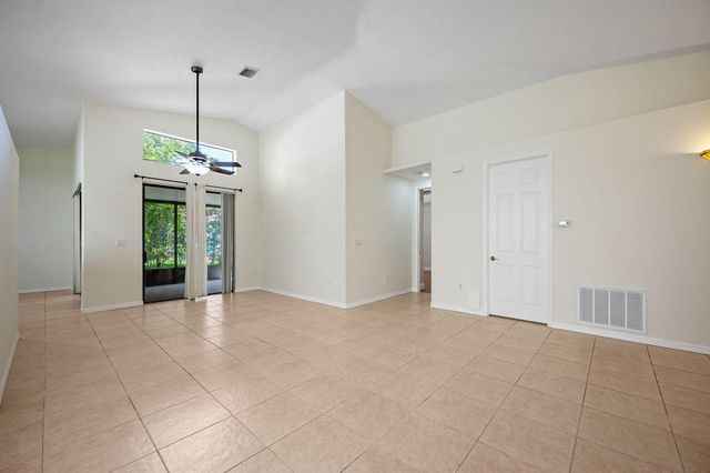 7039 Golf Pointe Circle, Tamarac, FL 33321