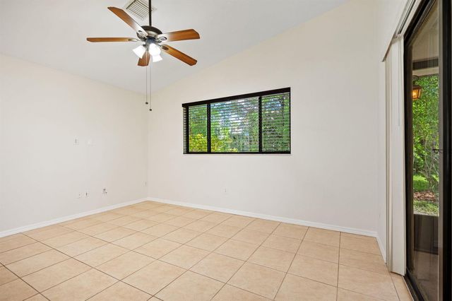 7039 Golf Pointe Circle, Tamarac, FL 33321