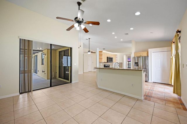 7039 Golf Pointe Circle, Tamarac, FL 33321