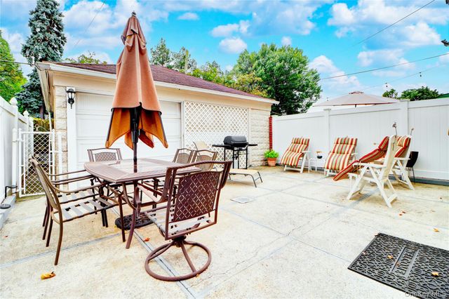 6510 80th Avenue, Glendale, NY 11385