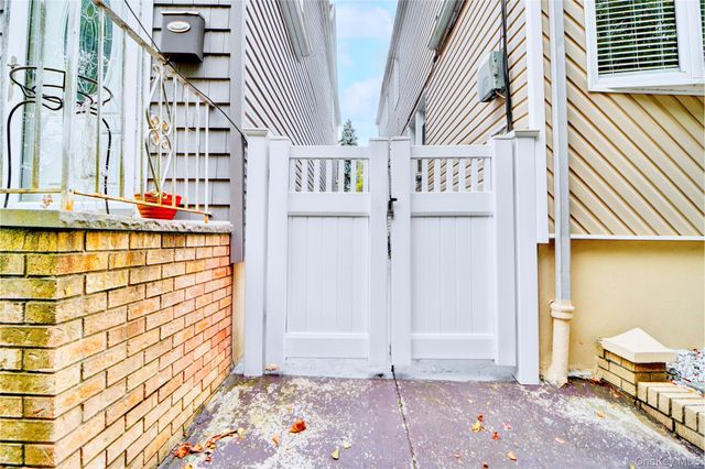 6510 80th Avenue, Glendale, NY 11385