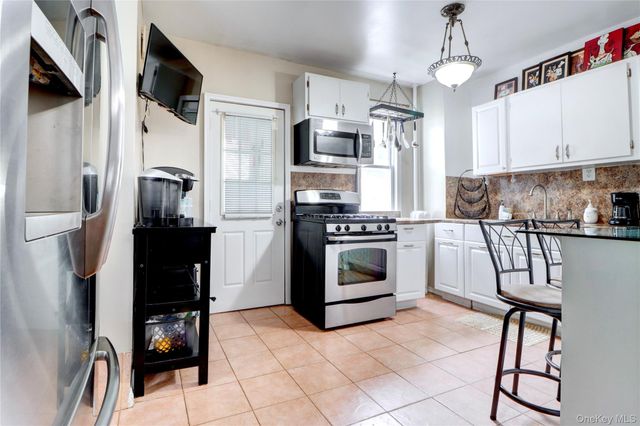 6510 80th Avenue, Glendale, NY 11385