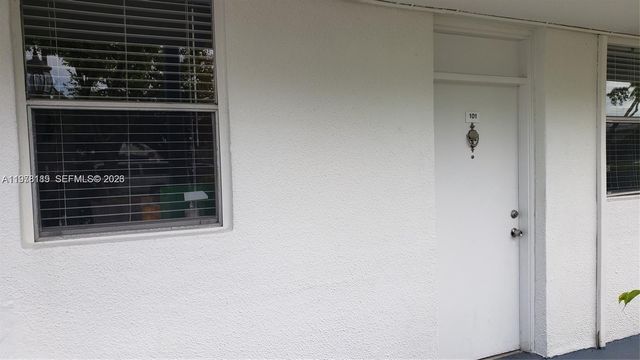 1801 S Treasure Dr 101, North Bay Village, FL 33141