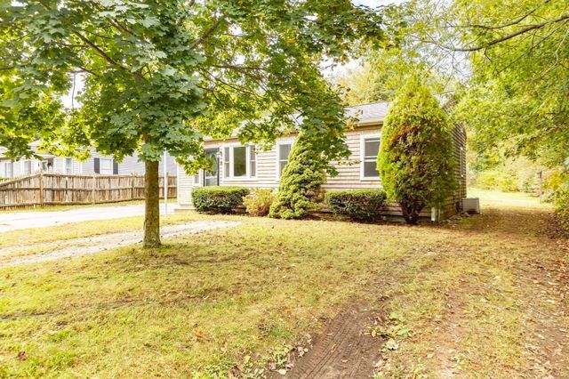76 Roberts Rd, Bridgewater, MA 02324