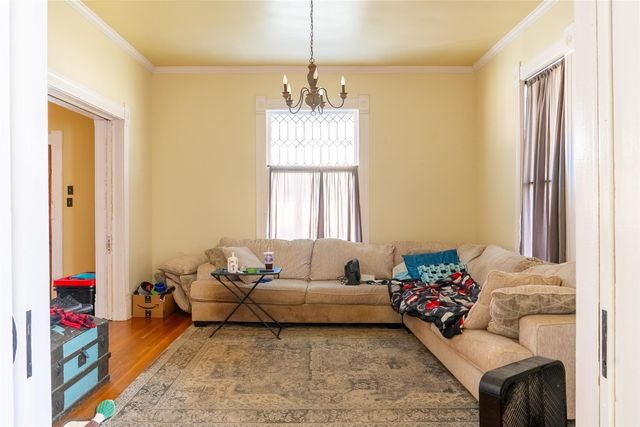 401 Hanover Street, Edna, TX 77957