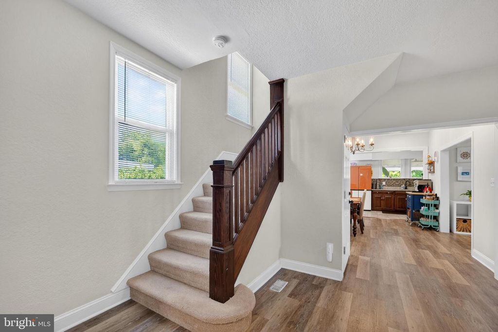 Image 8 of property listing at 311 TOWNSEND AVE, Baltimore, MD 21225