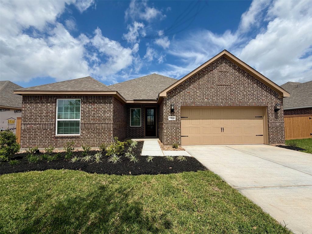 13924 Starboard Reach Drive, Texas City, TX 77510
