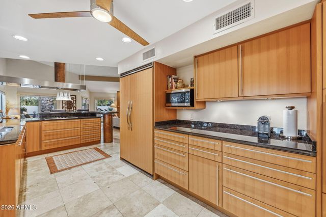 8435 E SAN CANDIDO Drive, Scottsdale, AZ 85258