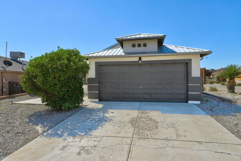 6944 ANGELA Drive NE, Rio Rancho, NM 87144