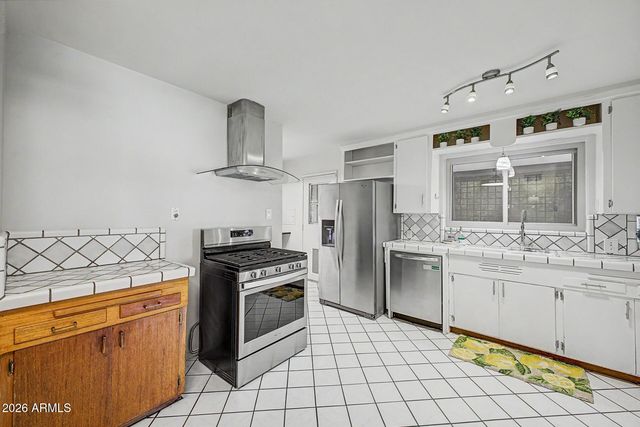 3801 E AMELIA Avenue, Phoenix, AZ 85018