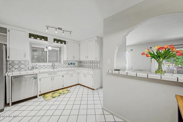 3801 E AMELIA Avenue, Phoenix, AZ 85018