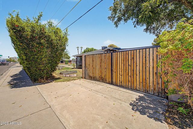 3801 E AMELIA Avenue, Phoenix, AZ 85018