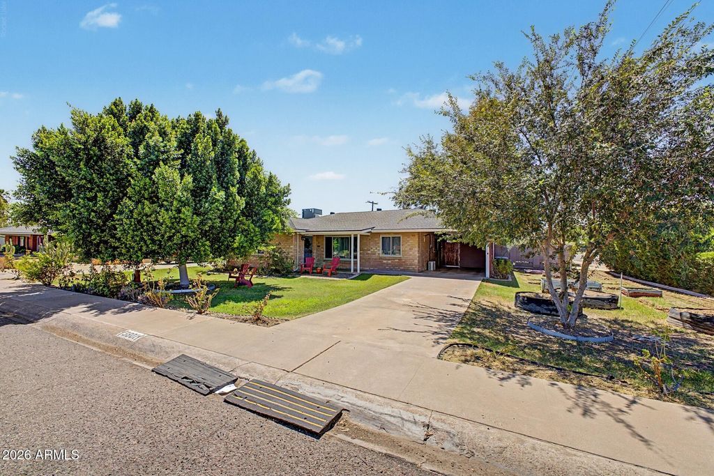 3801 E AMELIA Avenue, Phoenix, AZ 85018 — photo 3