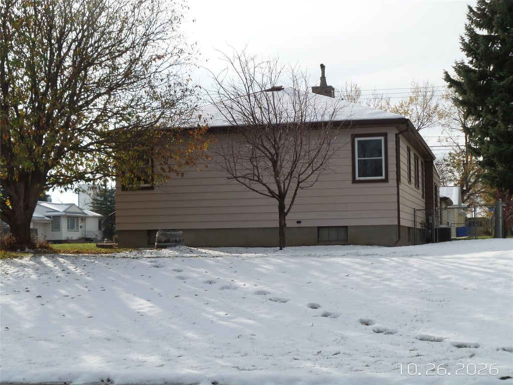 2426 8th Avenue S, Great Falls, MT 59405 photo 2