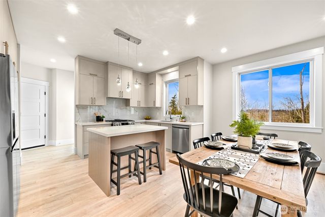 3709 Bristol Street, Bellingham, WA 98226