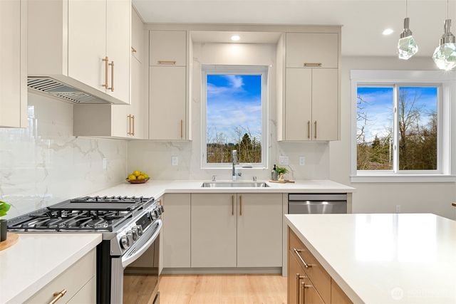 3709 Bristol Street, Bellingham, WA 98226