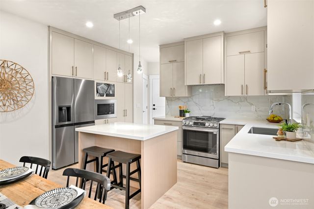 3709 Bristol Street, Bellingham, WA 98226