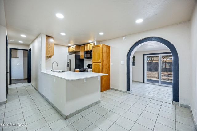 5844 E 34th Street, Tucson, AZ 85711