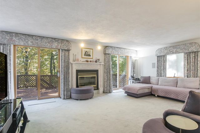 39 Hunter Drive, Derry, NH 03038