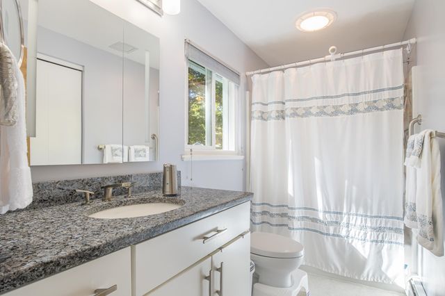 39 Hunter Drive, Derry, NH 03038