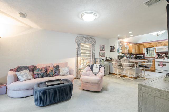 39 Hunter Drive, Derry, NH 03038
