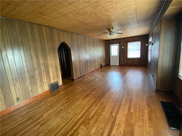 2701 Parallel Avenue, Kansas City, KS 66104