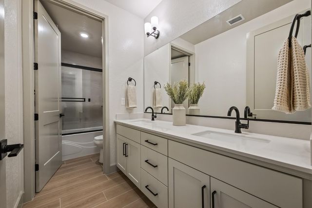 11170 N Via Ravenna Drive, Fresno, CA 93730