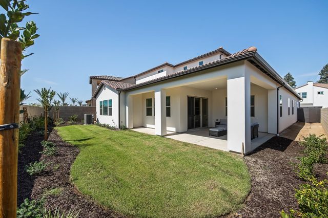11170 N Via Ravenna Drive, Fresno, CA 93730