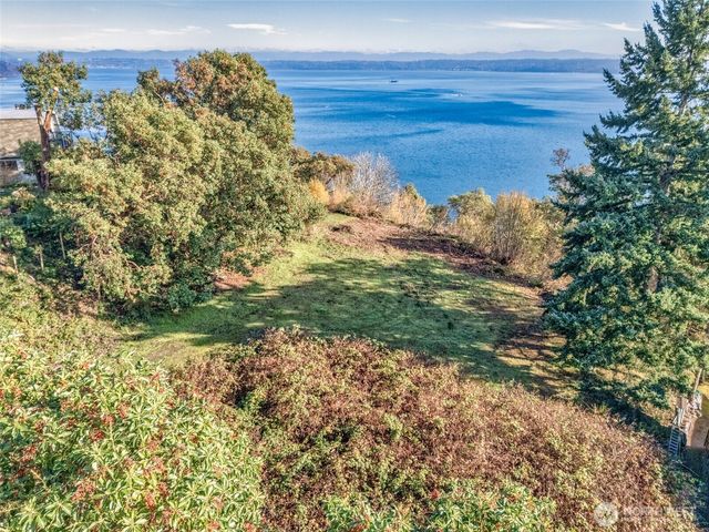 27430 90th Avenue SW, Vashon, WA 98070