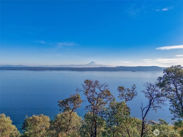 27430 90th Avenue SW, Vashon, WA 98070