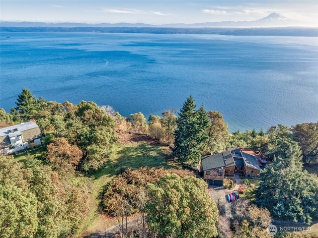 27430 90th Avenue SW, Vashon, WA 98070