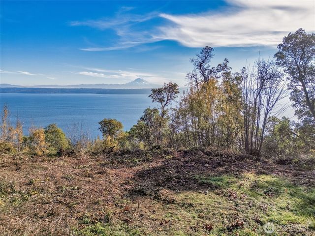 27430 90th Avenue SW, Vashon, WA 98070
