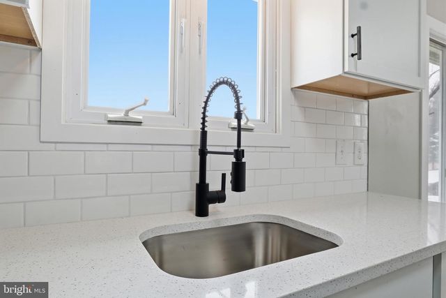 810 JEFFERSON LN, Red Lion, PA 17356