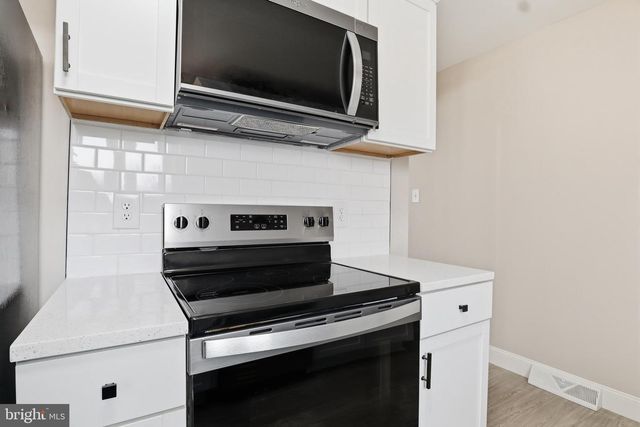 810 JEFFERSON LN, Red Lion, PA 17356