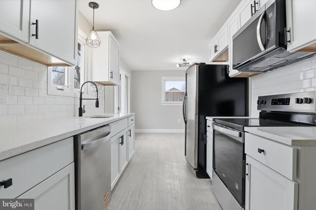 810 JEFFERSON LN, Red Lion, PA 17356