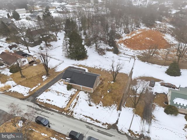 810 JEFFERSON LN, Red Lion, PA 17356