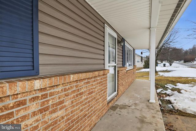 810 JEFFERSON LN, Red Lion, PA 17356