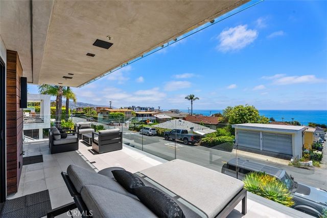848 Hillcrest Drive, Laguna Beach, CA 92651