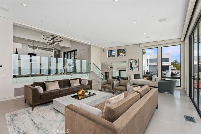 848 Hillcrest Drive, Laguna Beach, CA 92651