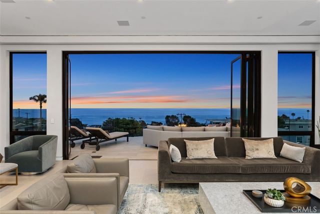 848 Hillcrest Drive, Laguna Beach, CA 92651