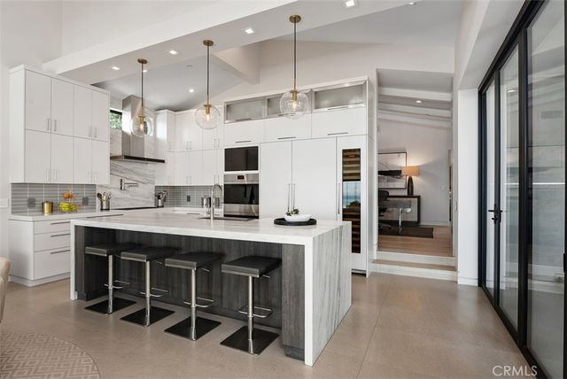 848 Hillcrest Drive, Laguna Beach, CA 92651