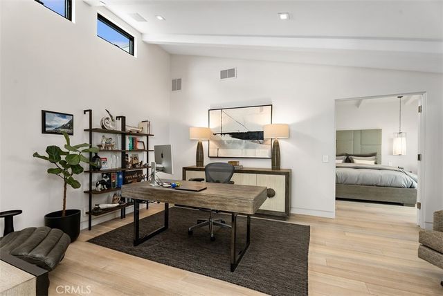 848 Hillcrest Drive, Laguna Beach, CA 92651