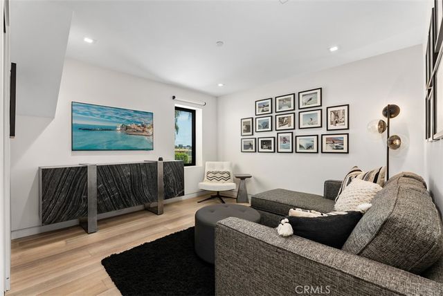 848 Hillcrest Drive, Laguna Beach, CA 92651