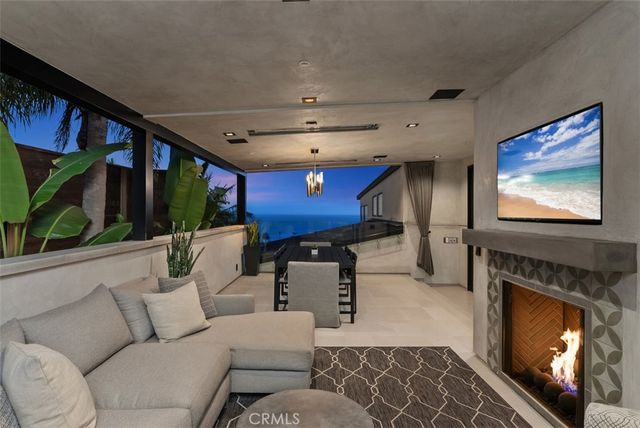 848 Hillcrest Drive, Laguna Beach, CA 92651