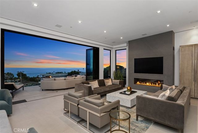 848 Hillcrest Drive, Laguna Beach, CA 92651