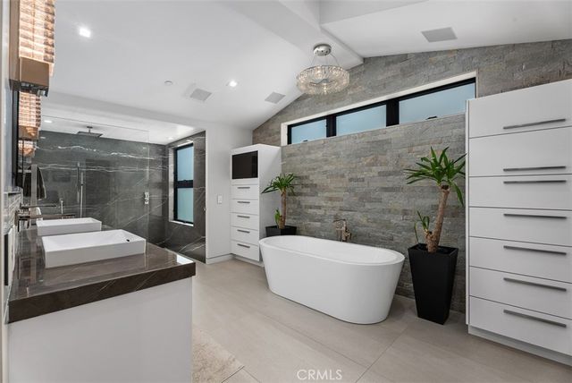 848 Hillcrest Drive, Laguna Beach, CA 92651