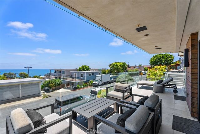 848 Hillcrest Drive, Laguna Beach, CA 92651