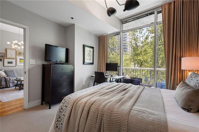 44 Peachtree Place NE 822, Atlanta, GA 30309