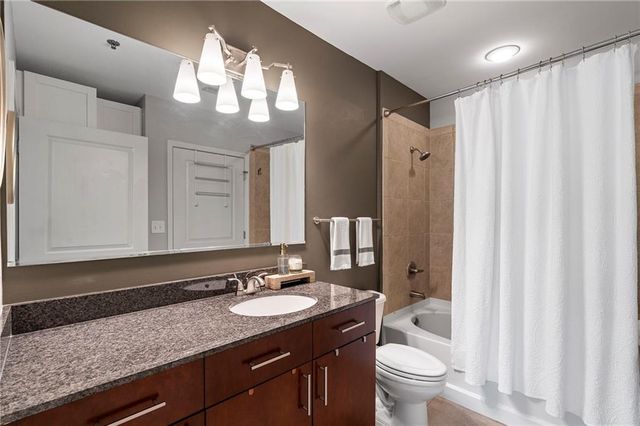 44 Peachtree Place NE 822, Atlanta, GA 30309