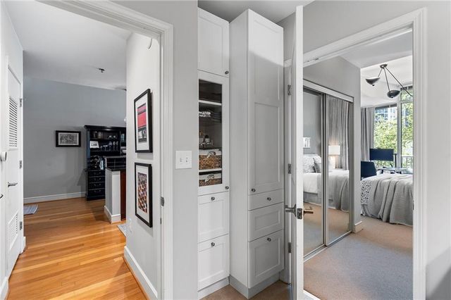 44 Peachtree Place NE 822, Atlanta, GA 30309